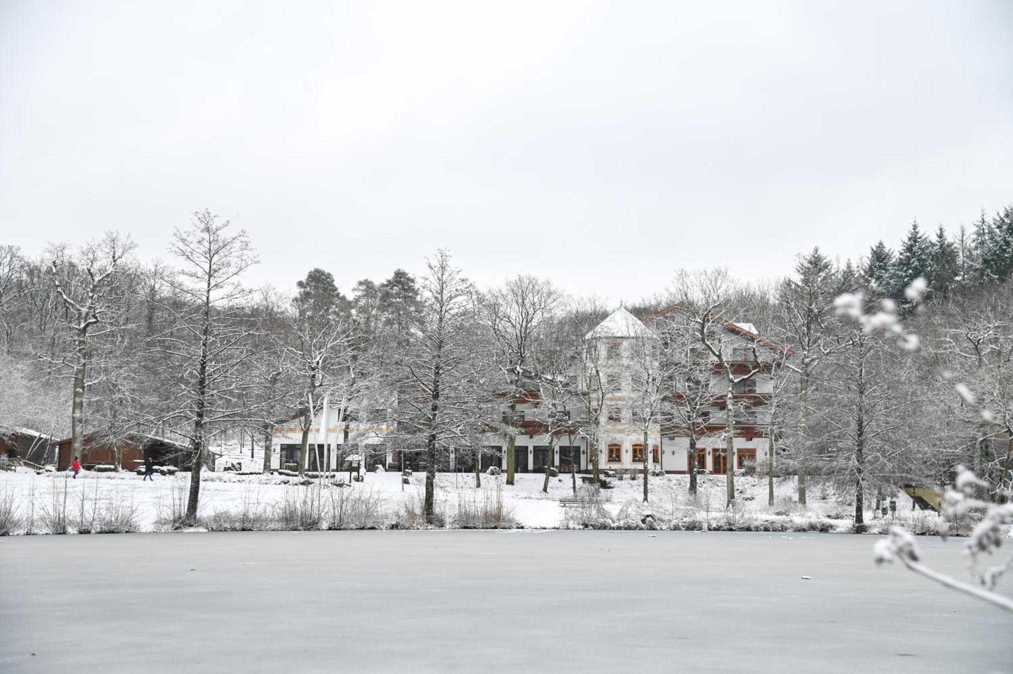 Hotel-Restaurant Kreuzberghof Tagungs- Und Veranstaltungshotel Tiefenbach  المظهر الخارجي الصورة