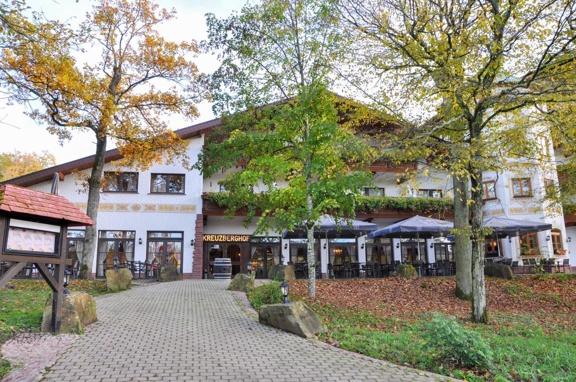 Hotel-Restaurant Kreuzberghof Tagungs- Und Veranstaltungshotel Tiefenbach  المظهر الخارجي الصورة