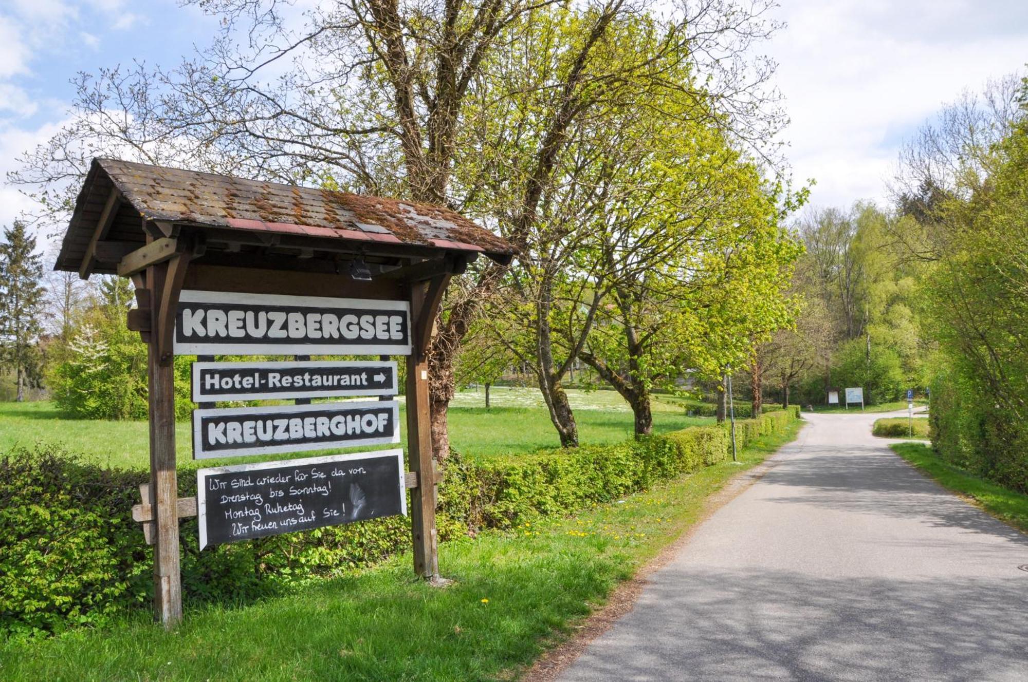 Hotel-Restaurant Kreuzberghof Tagungs- Und Veranstaltungshotel Tiefenbach  المظهر الخارجي الصورة